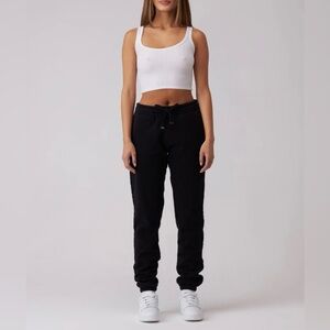 Talentless heavyweight sweats